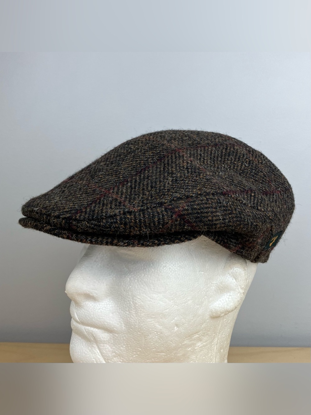 Mucros Weavers Hat Trinity Tweed 100% Wool Newsboy Cabbie Hat Size M Brown Plaid